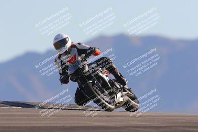 media/Nov-06-2023-Moto Forza (Mon) [[ce023d0744]]/3-Intermediate Group/Session 5 (Turn 9)/
